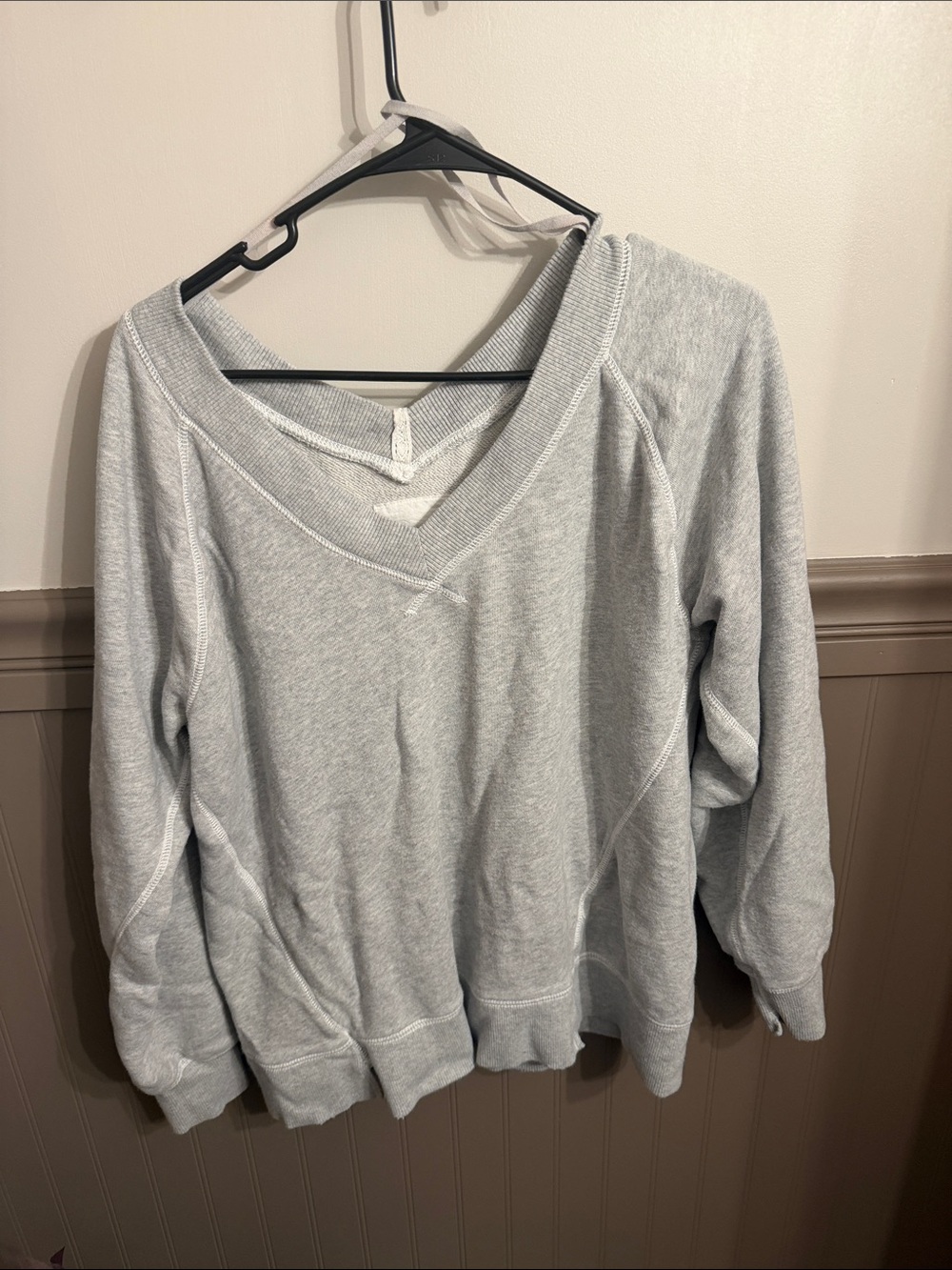 aerie Light Gray V-Neck Pullover Sweater